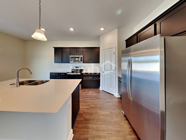 Building Photo - 914 Heavenly Dr
