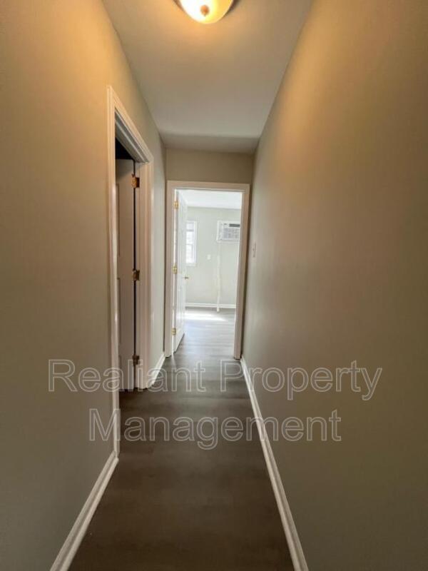 Building Photo - 2133 Will Fant Dr