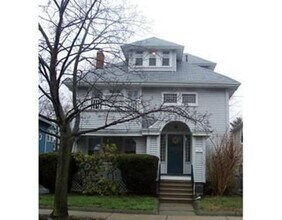 Building Photo - 24 Cushing St