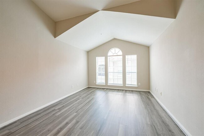 Primary Photo - 3231 Allen Pkwy