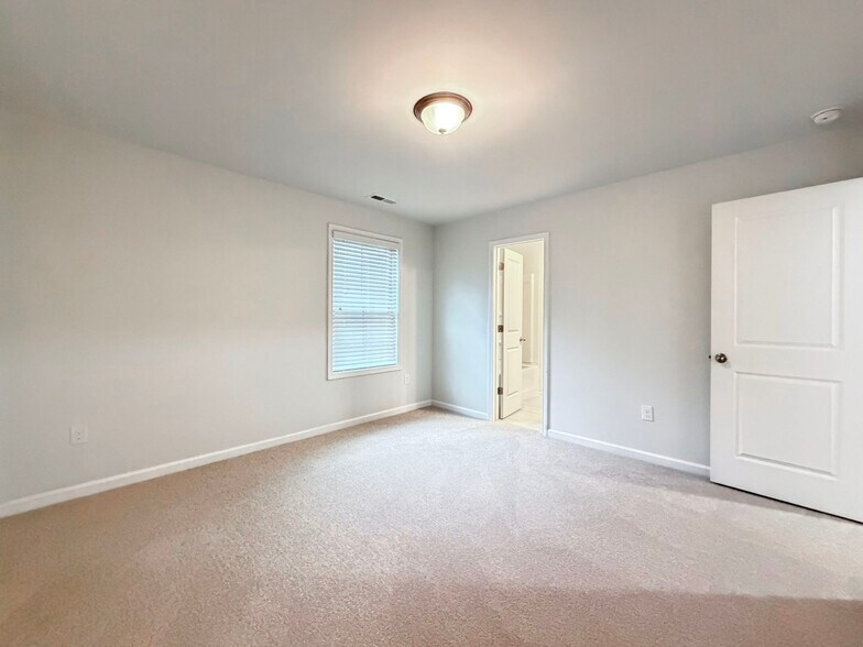 Building Photo - 7336 Birchshire Dr