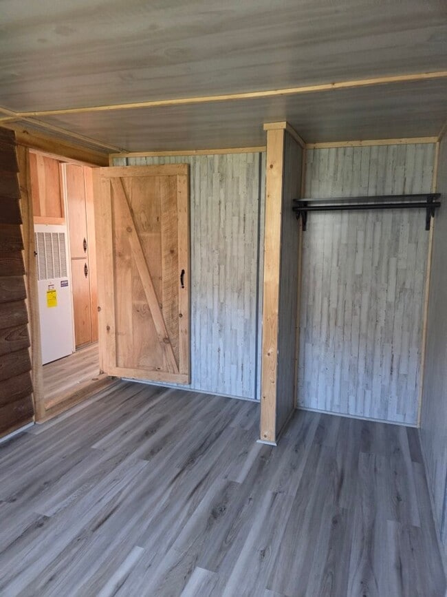 Building Photo - $1,350 - 2 Bedroom / 1 Bath Park Model in Tatham Mountain Park