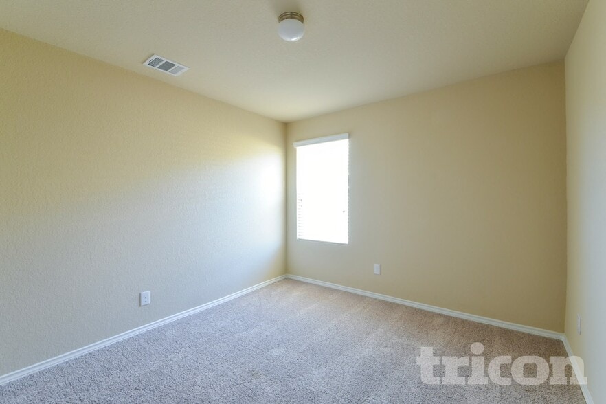 Building Photo - 9735 Marbach Gdn