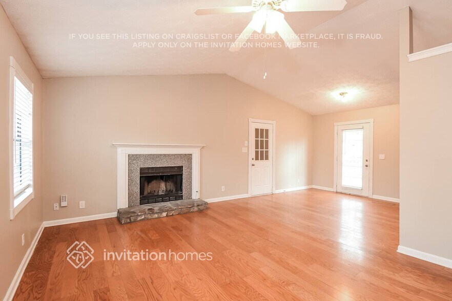 Building Photo - 2204 Post Oak Dr
