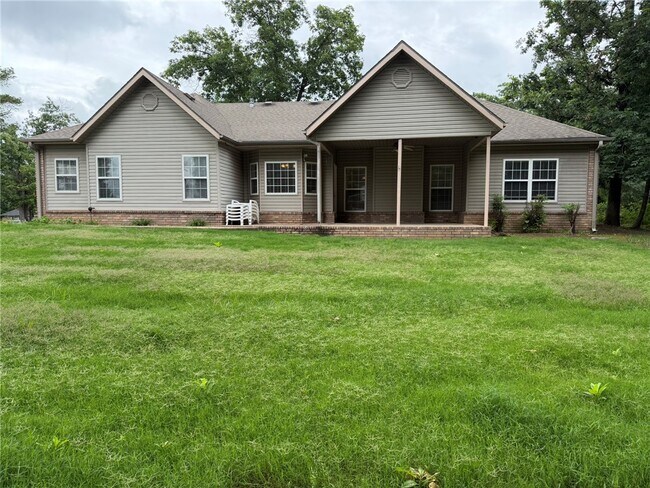 Building Photo - 1 Elder Ln