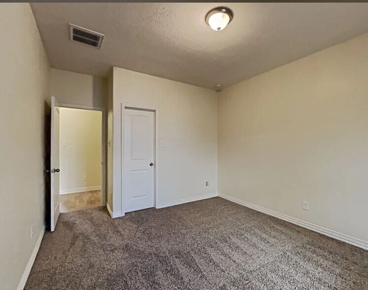 Building Photo - 3322 Orchid Trace Dr