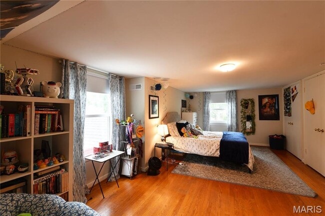 Building Photo - 342 Greenleaf Dr