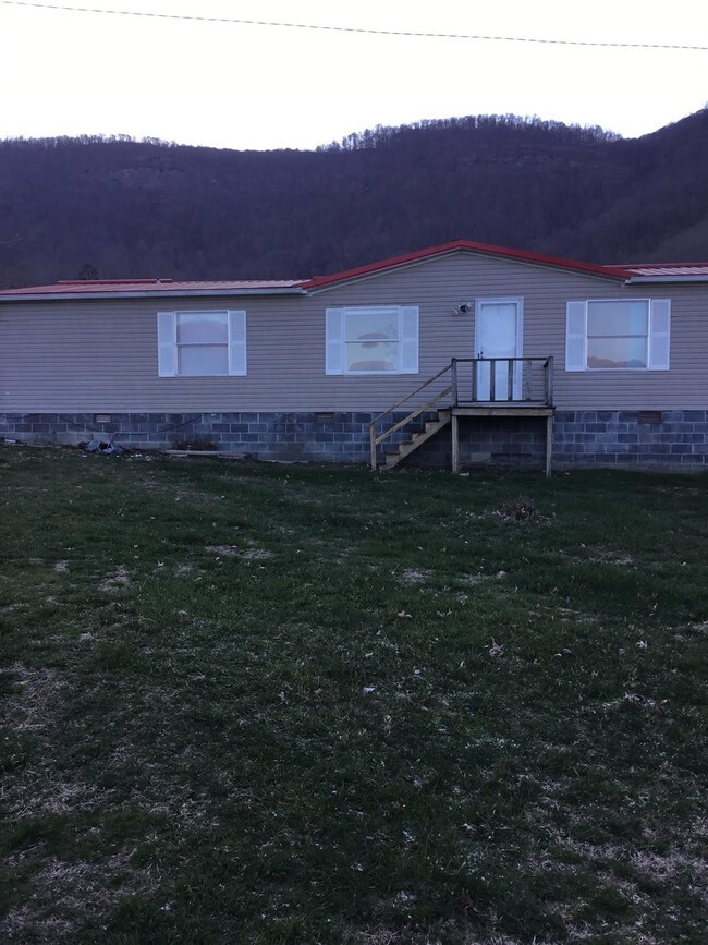 Valley Rental 2517 Urchin Rd 3 VA 24219 Apartment Finder