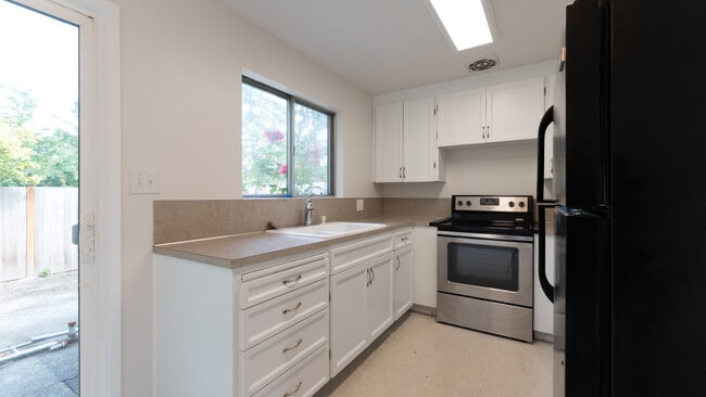 Building Photo - 16321 127th Pl SE