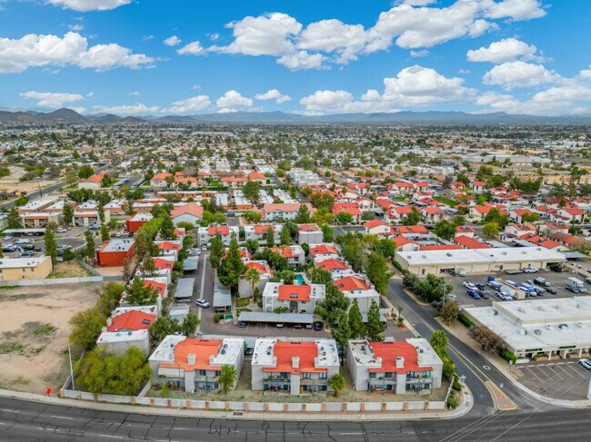 Building Photo - 15402 N 28th St