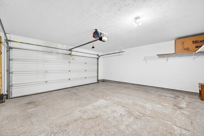 Building Photo - 1961 Creek Bank Dr