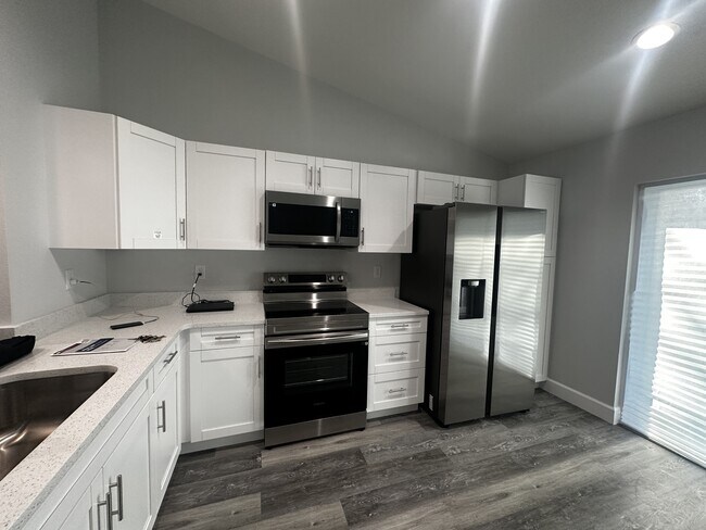 Building Photo - 13770 SW 113th Ln