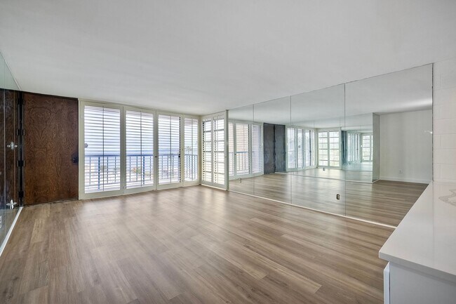 Building Photo - 1250 Cave St