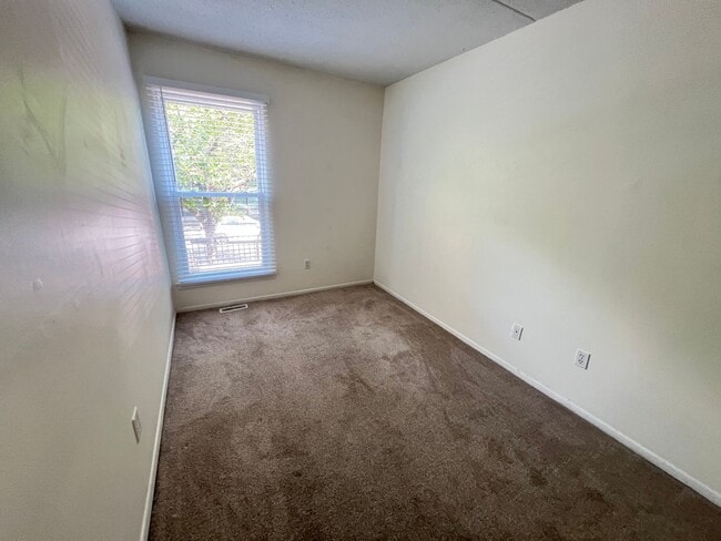 Building Photo - Newly renovated 3-bedroom, 2.5-bath home in Philadelphia’s Art Museum area