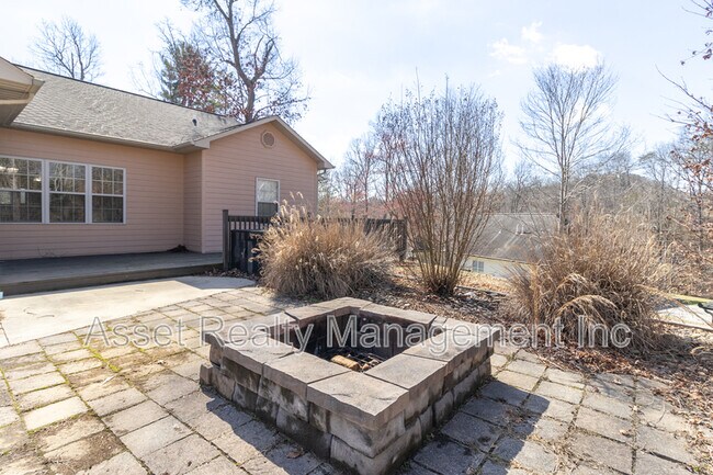 Building Photo - 306 White Cap Ln