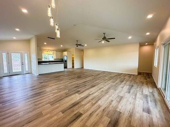 Building Photo - 16-340 Orchidland Dr.