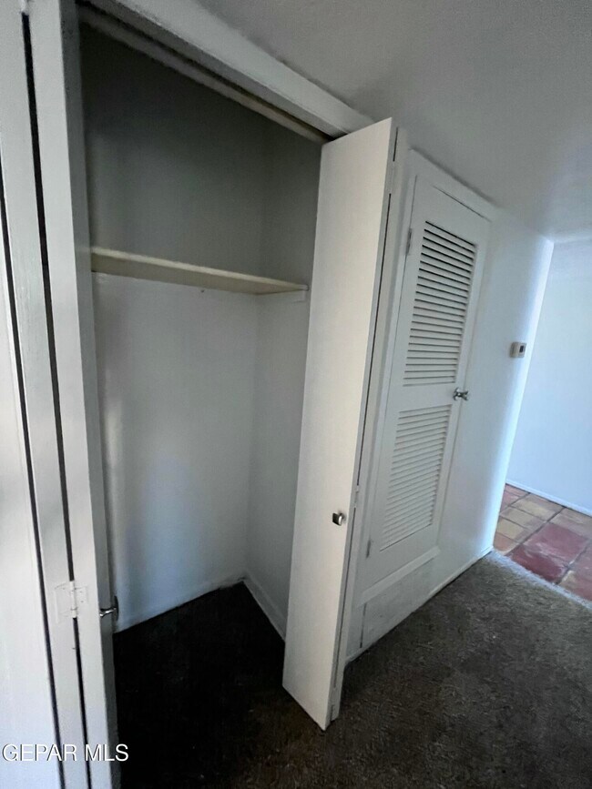 Building Photo - 10418 Ashwood Dr