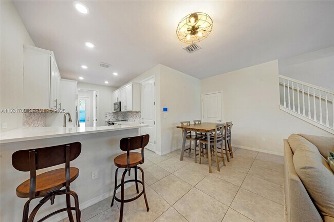 Building Photo - 5110 Eucalyptus Dr