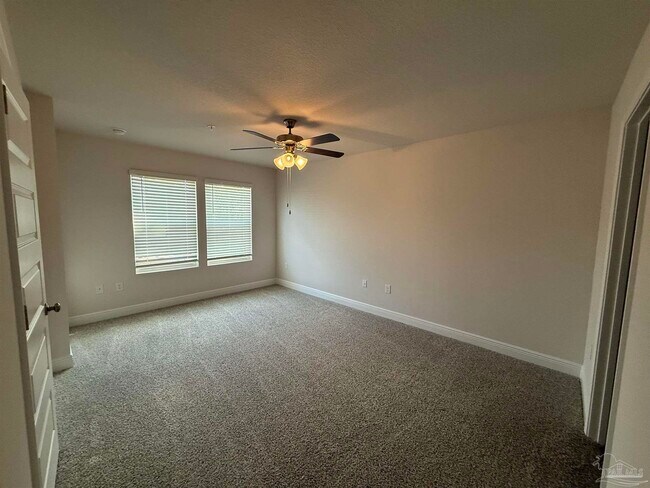 Building Photo - 9007 Golden Eye Dr