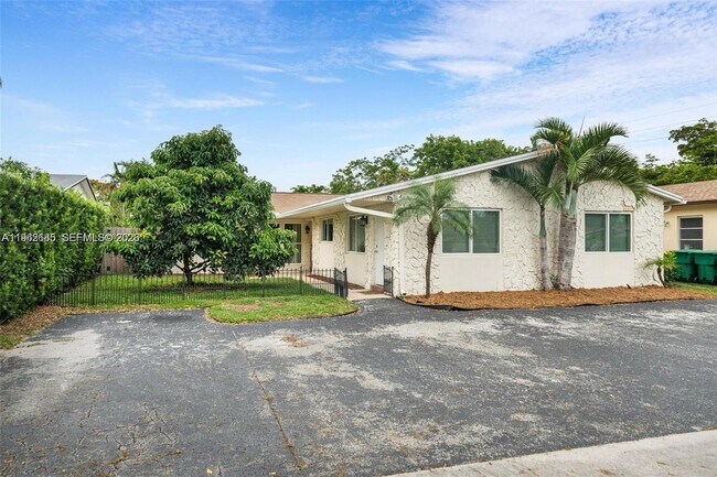 Building Photo - 107 SE 5th St