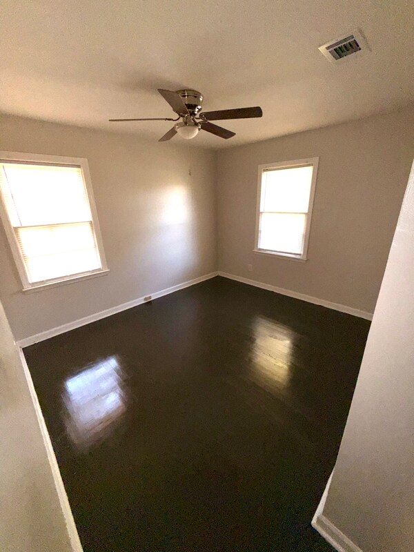 Building Photo - 319 Orchard Ln