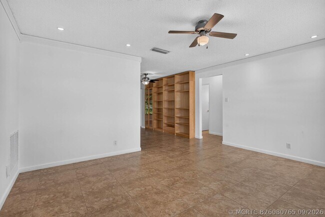 Building Photo - 1010 NW 72nd Terrace
