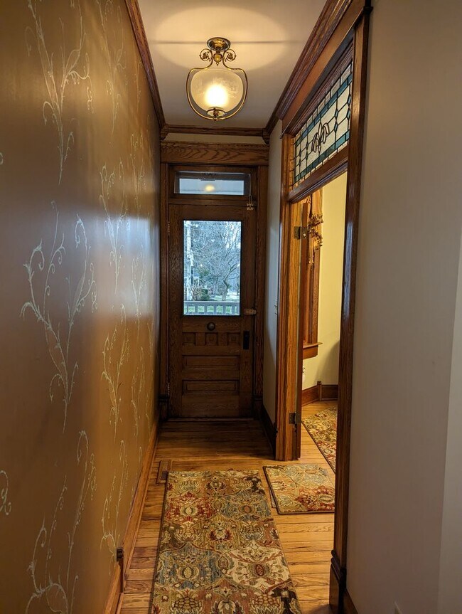 Building Photo - 440 5th St