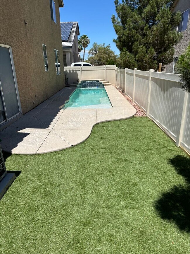 Building Photo - Newly Renovated 4 bedroom, 3 Bath with Pool