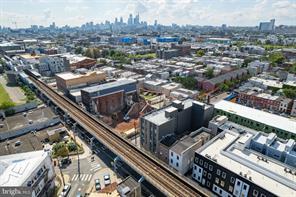 Building Photo - 2000 N Front St