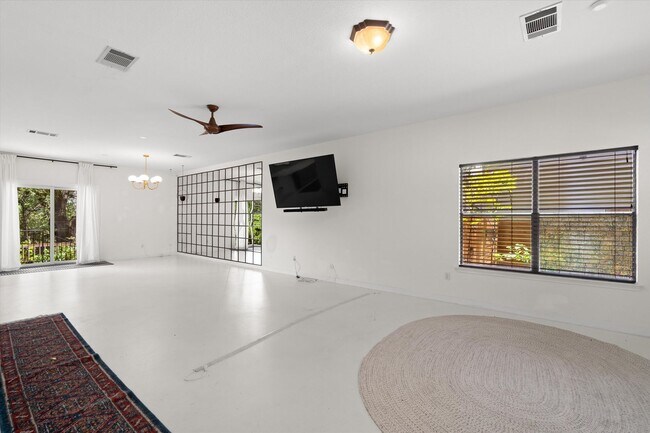 Building Photo - 8353 Steamline Cir