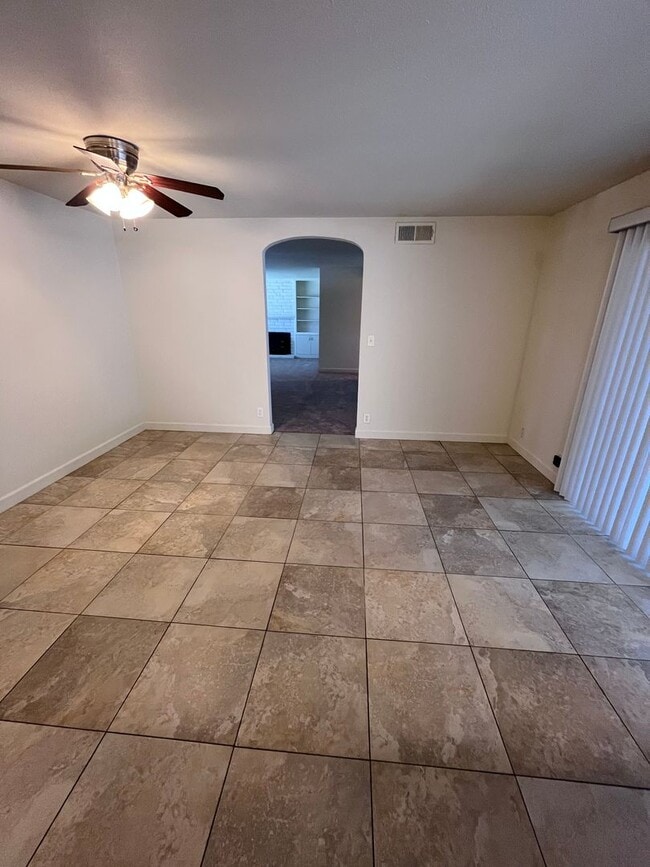 Building Photo - NICE HOME IN FAIR OAKS WITH POOL!!