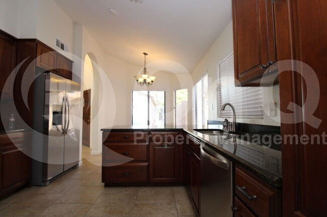 Building Photo - 55 E La Vieve Ln