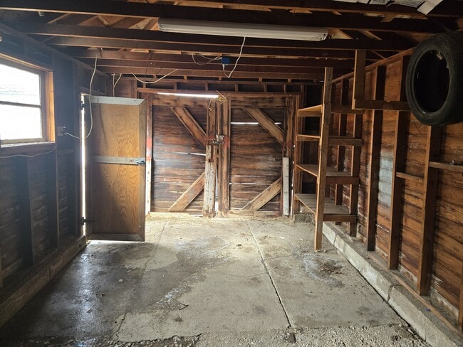 Building Photo - 411 Opal St