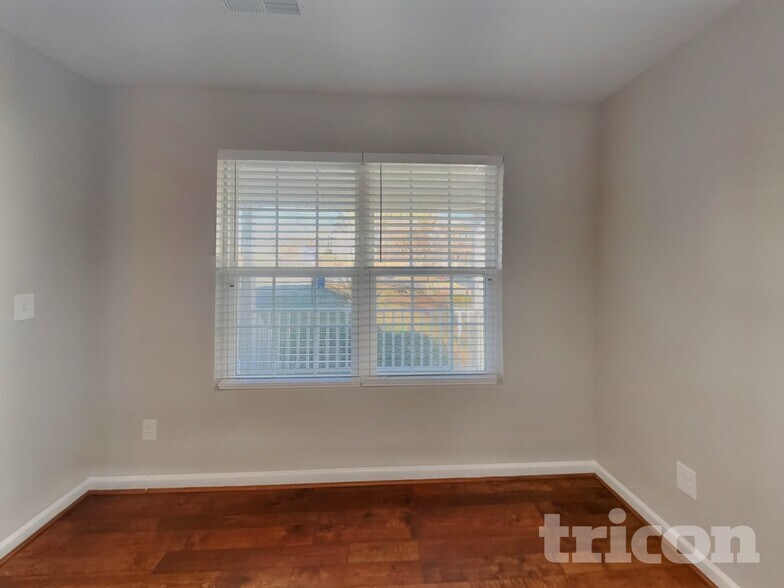 Building Photo - 30 Gold Rush Ct