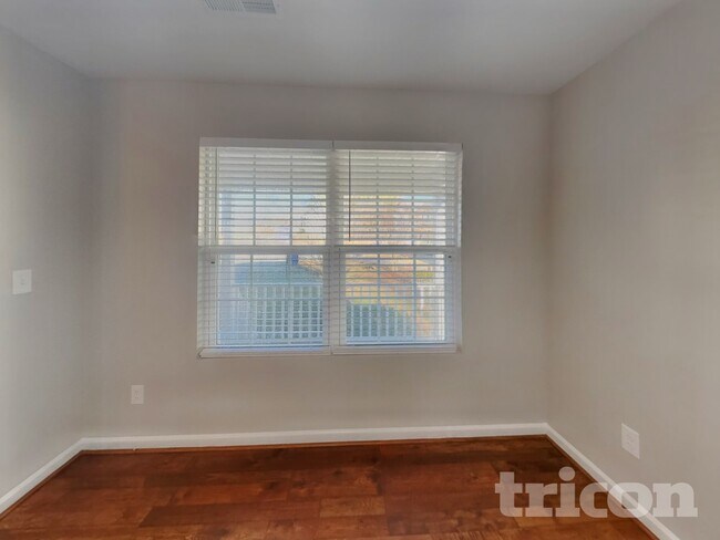 Building Photo - 30 Gold Rush Ct