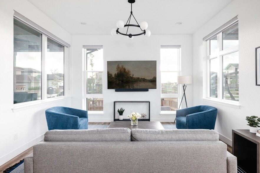 Building Photo - 6010 N Perth St