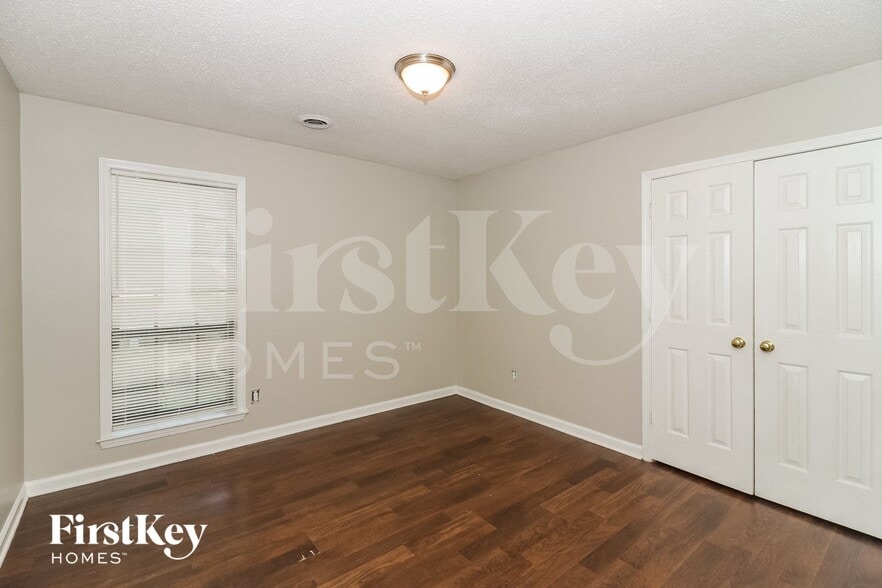 Building Photo - 7132 Shadow Oaks Dr