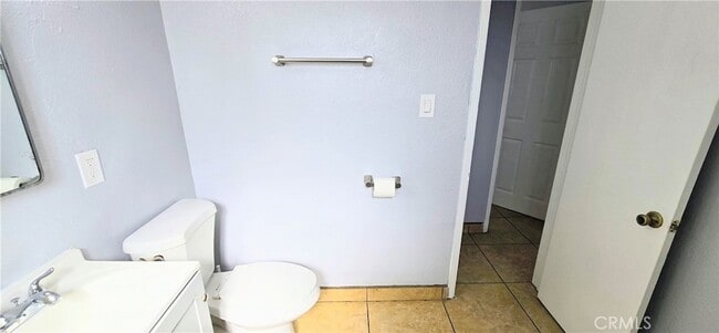 Building Photo - 1342 E 77th Pl