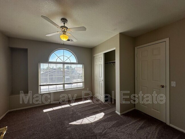 Building Photo - 971 S Meadows Dr