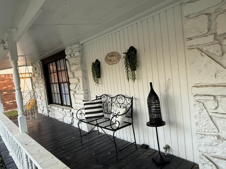 Building Photo - 1408 N Juniper Ave