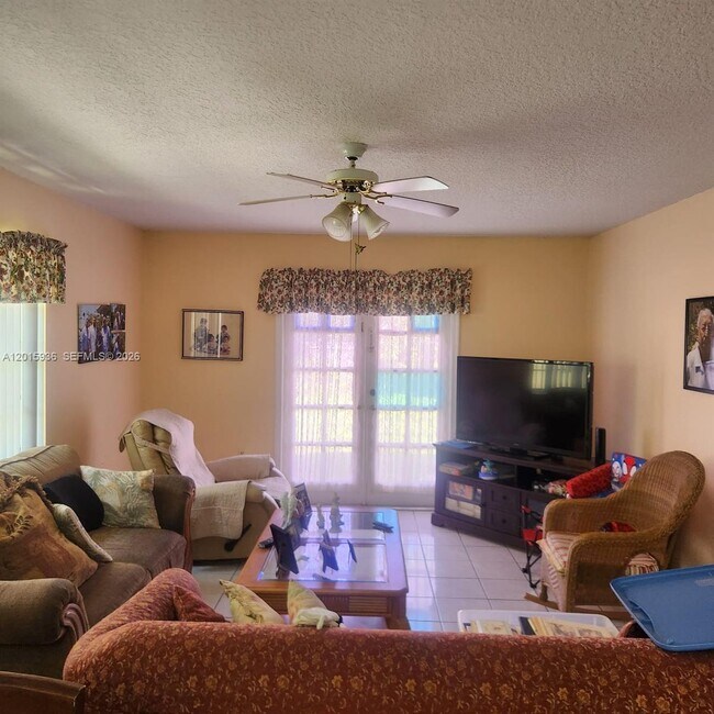 Building Photo - 2018 SW 58th Ct