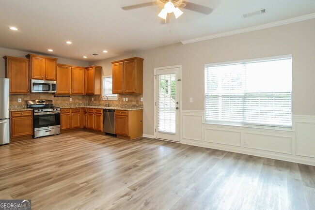 Building Photo - 307 Hidden Creek Ln