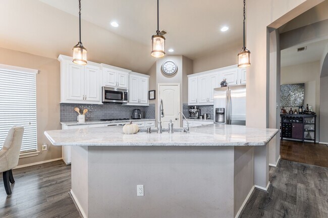 Building Photo - 10923 Starling Creek Dr