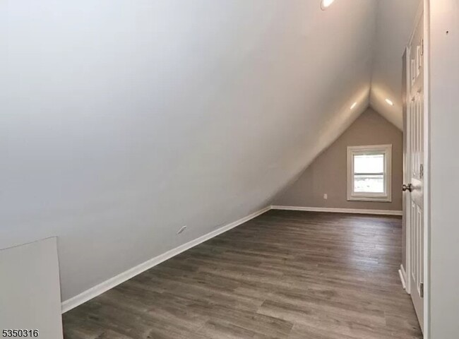 Building Photo - 321 South Ave