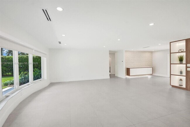 Building Photo - 4814 Arthur St
