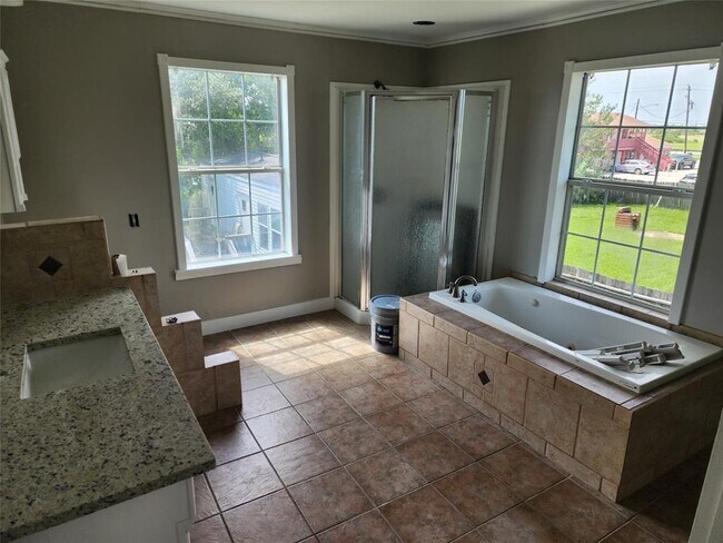 Building Photo - 1010 22nd St