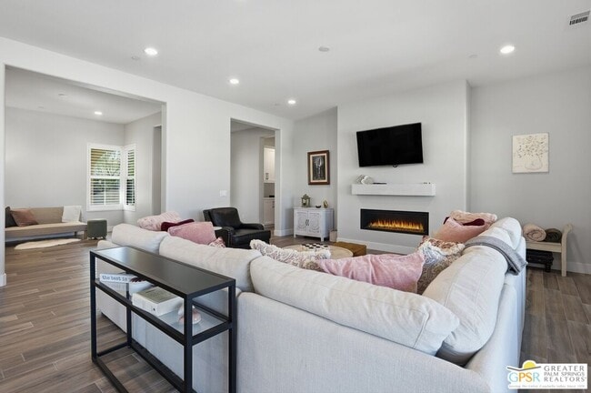 Building Photo - 75396 Mansfield Dr