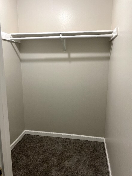 Building Photo - 9020 Titans Dr