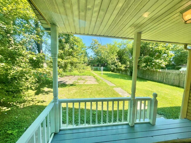 Building Photo - 1639-1639 E 31st St