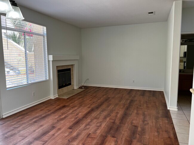 Living room - fire place view - 10924 Creekbridge Plz